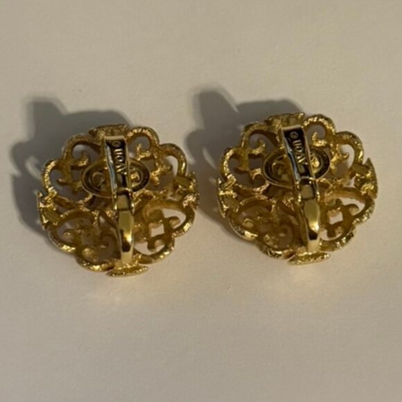 VINTAGE Lot of Five (5) Gold Clip-On Earrings - Picture 3 of 15